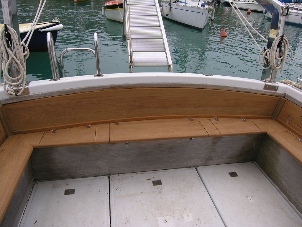 foto 3 restauro barca in teak finitura naturale